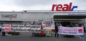 Solidaritätskundgebung Nina S Real Markt Maintal 10 05 2014 09-14-56 4760x2290 (3)